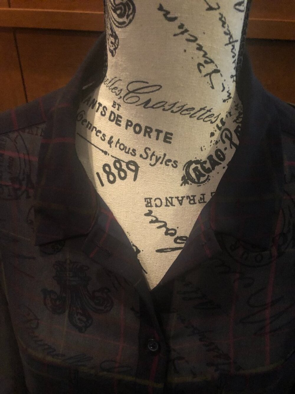 woman's light weight button down Loft  blouse size 14